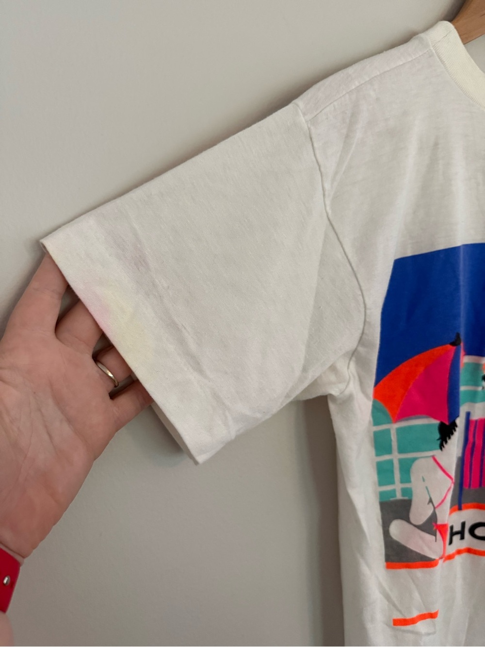 White 'ms Holiday' Beach Graphic Tee vintage size small - Picture 6 of 6